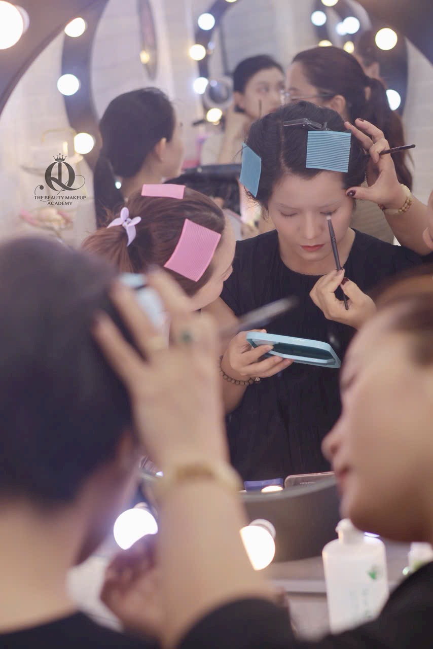 Thực hành Makeup cá nhân tại THE BEAUTY