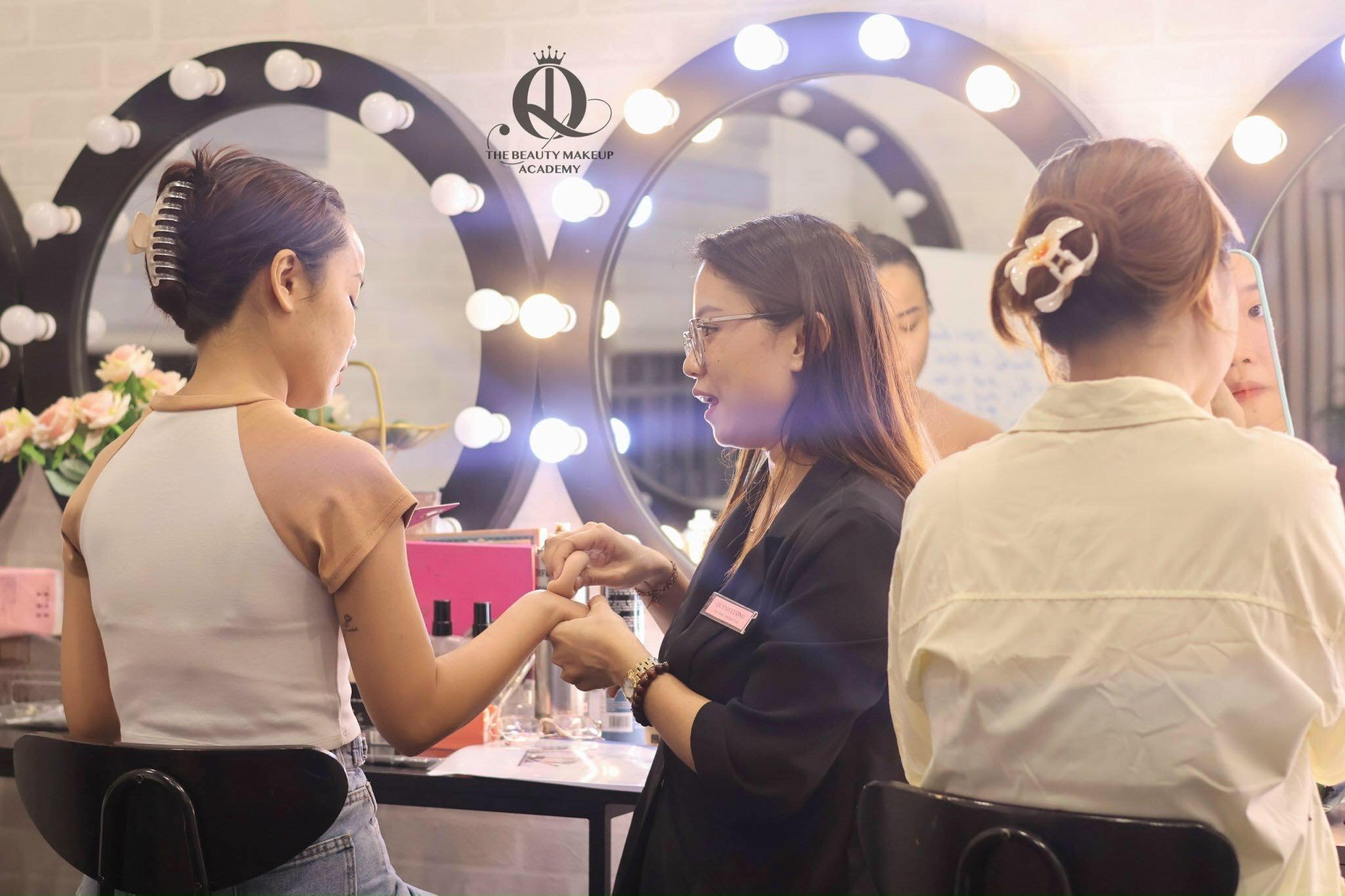 Không gian học Makeup THE BEAUTY